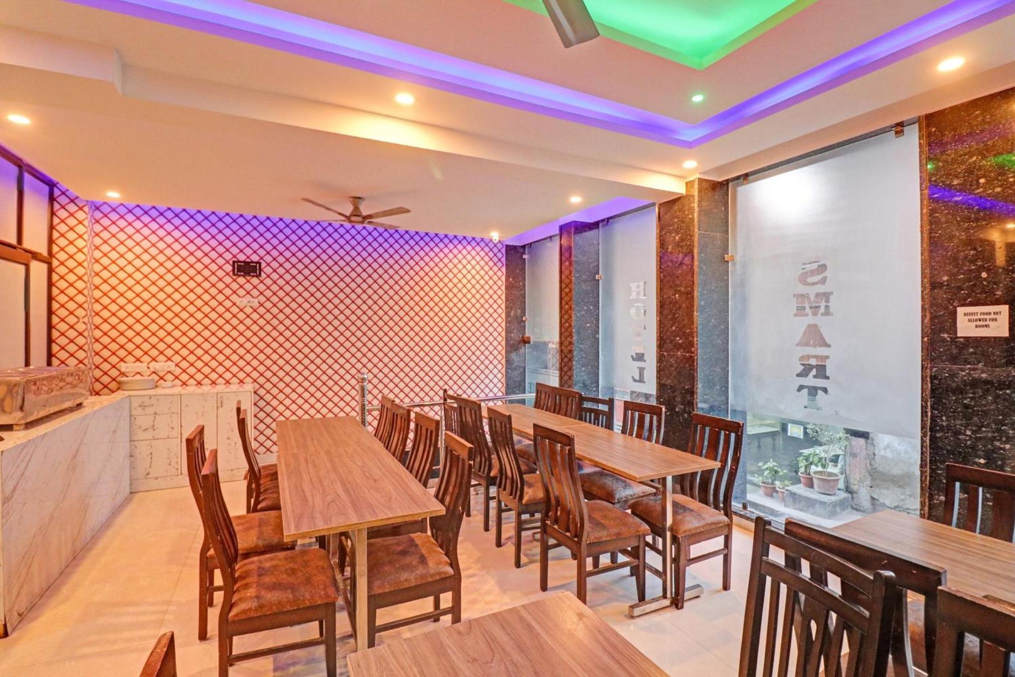 Townhouse Tark Inn New Delhi Exterior photo